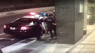 情侶酒後當街吵架　警好言相勸反遭毆