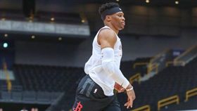 NBA／威少膝蓋遭撞！提前中離訓練
NBA,休士頓火箭,Russell Westbrook,膝傷
翻攝自推特