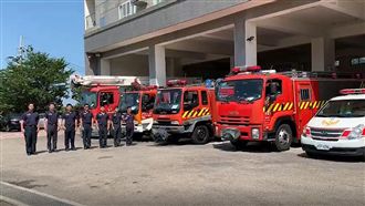 台中消防齊列隊鳴笛　敬悼英勇2消防