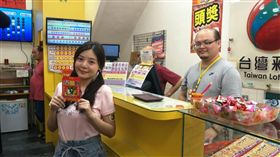 ▲台灣彩券總經理蔡國基、關懷流浪動物的歌手賴芊予。（圖／記者林辰彥攝影）