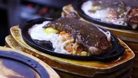 夜市牛排軟嫩靠