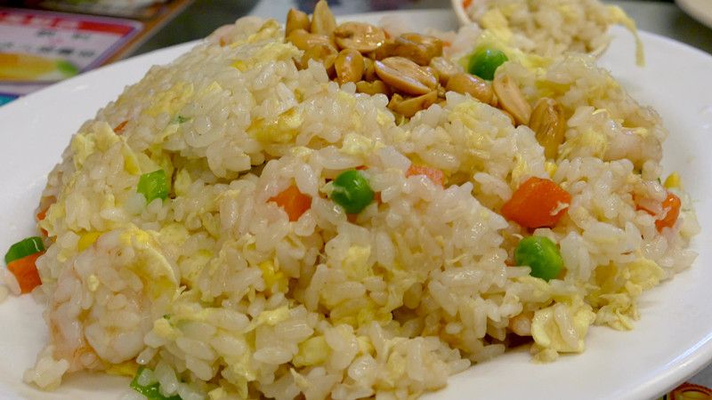 賣海鮮！客卻猛點炒飯…主廚笑喊手酸