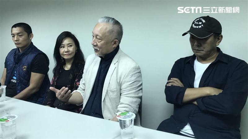 男星全裸露股溝上陣！呂雪鳳把持不住