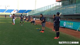 ▲社會人日本隊抵達斗六球場與台灣比賽。（圖／記者蕭保祥攝影）