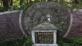 莫那魯道託夢「好濕好冷」！遺族到場　墓真的裂了…
圖／攝影者Shao-dian Jhang, Flickr CC License