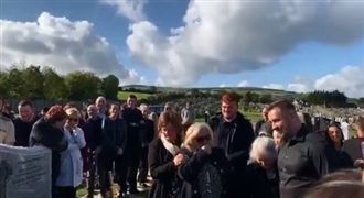 老兵棺材突傳呼救聲…親友一聽全笑了