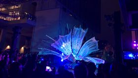 聖露西亞獨立40週年音樂會在台舉行（2）聖露西亞駐台大使館15日在台北舉辦獨立40週年慶祝音樂會，聖露西亞嘉年華舞團Tribe of Twel帶來遊行表演，講述聖露西亞建立家園的故事。中央社記者侯姿瑩攝　108年10月15日