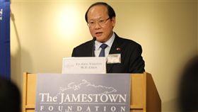 抗中國假訊息 國安局籲理念相近國與台灣組聯盟華府智庫詹姆士敦基金會15日舉辦年度中國國防暨安全會議，目前在華府訪問的國安局副局長陳文凡受邀出席，並以「中國對台影響力行動」為題發表演說。為了對抗中國假訊息，陳文凡建議台灣與理念相近國家組成跨區域聯盟，並與美國簽署抗假訊息合作備忘錄。中央社記者徐薇婷華盛頓攝 108年10月16日