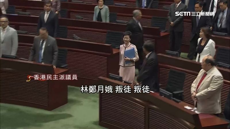 港議員嗆林鄭！立法會復會30分喊卡