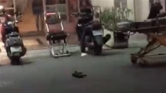 外送員遇警攻堅　客服竟堅持繼續送