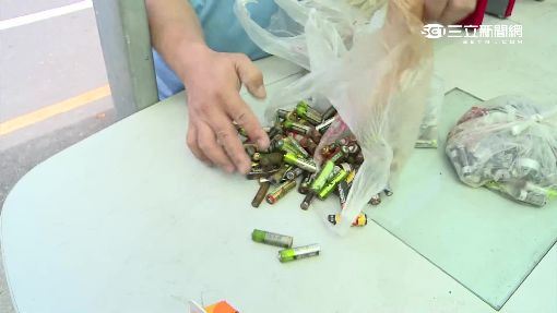 苗栗縣政府環保局提醒，廢棄燈泡及電池應正確分類。（示意圖／資料照）