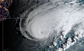 颶風,地震,風暴震,新型災害,合而為一(圖/截圖自推特)