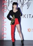 舒子晨推出個人首張EP，大跳高難度舞步。（記者邱榮吉/攝影）