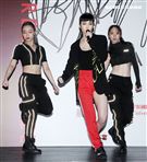 舒子晨推出個人首張EP，大跳高難度舞步。（記者邱榮吉/攝影）