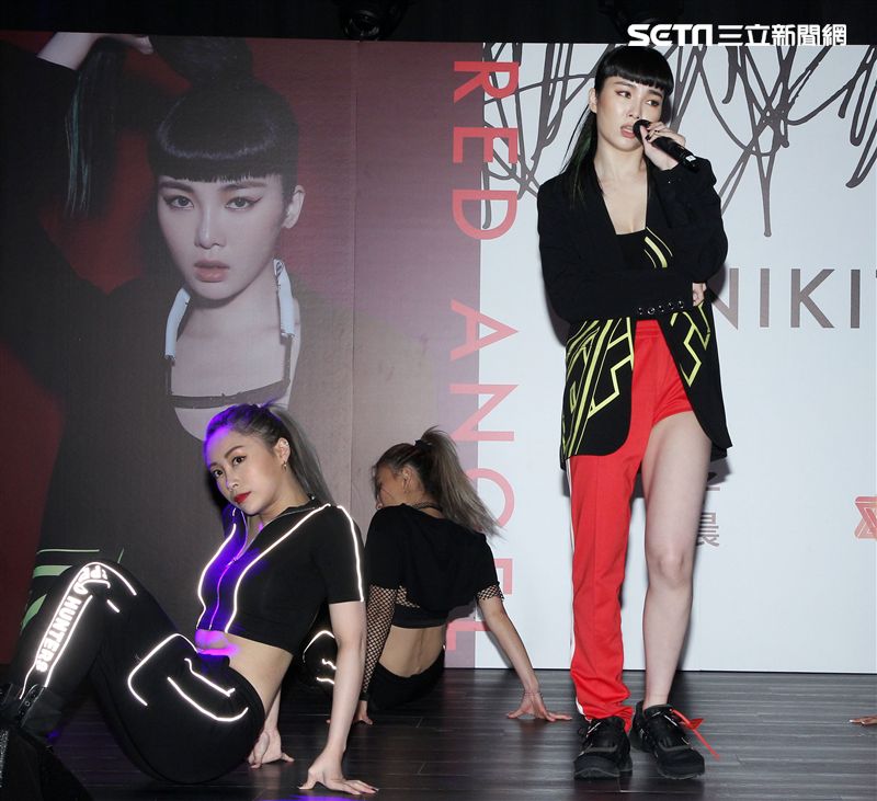 舒子晨推出個人首張EP，大跳高難度舞步。（記者邱榮吉/攝影）