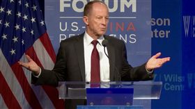 北京不滿外交官須報備會面 美助卿：僅回應中方作法美國國務院亞太助卿史達偉（圖）17日出席座談會，談到美方要求中國外交官報備與美政府、學術或研究人員會面的新規定。史達偉強調，新規只是回應美國外交人員在中國所受到的待遇，目的是降低中國所設的溝通阻礙。（圖取自華府智庫威爾遜中心網頁）中央社記者徐薇婷傳真108年10月18日