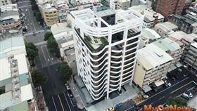 優選_「臻好如邑」_景觀陽台採弧型線條設計，打造建築物亮點，提升整體環境品質(圖/高雄市政府)