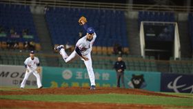 ▲亞錦賽日本隊社會人鄧愷威中華隊劉致榮吳昇峰堀誠。（圖／中華棒協提供）