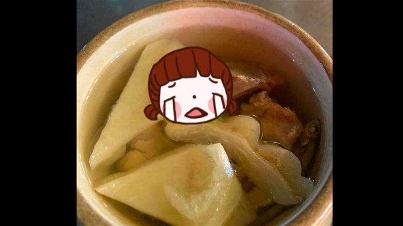 美食剛上桌　對面霸氣咳ＯＯ入湯毀了