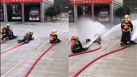 3消防員訓練…左線下秒失控蛇行！中間弟兄慘遭「射滿身」（圖／翻攝自臉書）