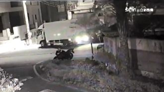 貨車撞重機逃　「雪地郵差」損失慘重