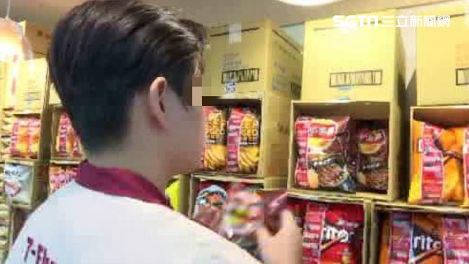 男店員靠近：等我一下！她1分後糗炸