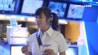 許淑華換制服+馬尾直播　開箱衝曝光