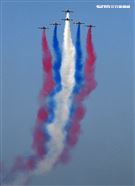 空軍雷虎小組以不同編隊高難度特技操演。（記者邱榮吉/攝影）