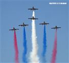 空軍雷虎小組以不同編隊高難度特技操演。（記者邱榮吉/攝影）