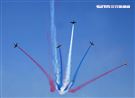 空軍雷虎小組以不同編隊高難度特技操演。（記者邱榮吉/攝影）