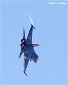 空軍IDF戰機單機性能特技操演。（記者邱榮吉/攝影）