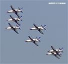 空軍雷虎小組以不同編隊高難度特技操演。（記者邱榮吉/攝影）