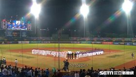 ▲亞錦賽台灣與中國隊比賽小熊維尼。（圖／記者蕭保祥攝影）