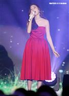 韓星潔西卡（Jessica）穿上性感紅色平口禮服來台舉辦「Jessica Jung Fan Meeting in Taipei」見面會。（記者邱榮吉/攝影）