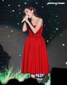 韓星潔西卡（Jessica）穿上性感紅色平口禮服來台舉辦「Jessica Jung Fan Meeting in Taipei」見面會。（記者邱榮吉/攝影）