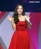 韓星潔西卡（Jessica）穿上性感紅色平口禮服來台舉辦「Jessica Jung Fan Meeting in Taipei」見面會。（記者邱榮吉/攝影）
