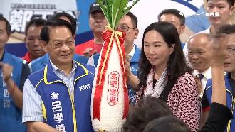 代夫出征！李佳芬造勢大遲到30分鐘