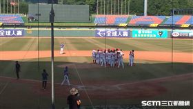 ▲中國隊在亞錦賽擊敗韓國隊，深圳官員合影。（圖／記者蕭保祥攝影）