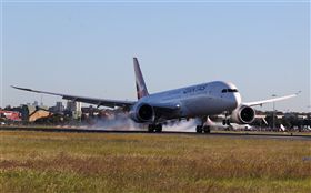 澳航QF7879航班從紐約直飛雪梨中途不停靠，共花了19小時16分鐘，寫下了全新里程碑。（圖取自澳洲航空新聞平台網頁qantasnewsroom.com.au）