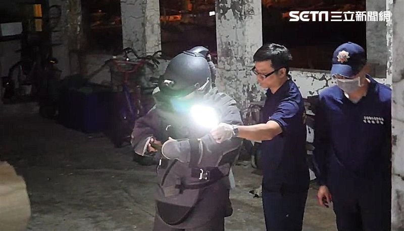男被未爆彈炸飛亡　鄰嚇：他起火燃燒