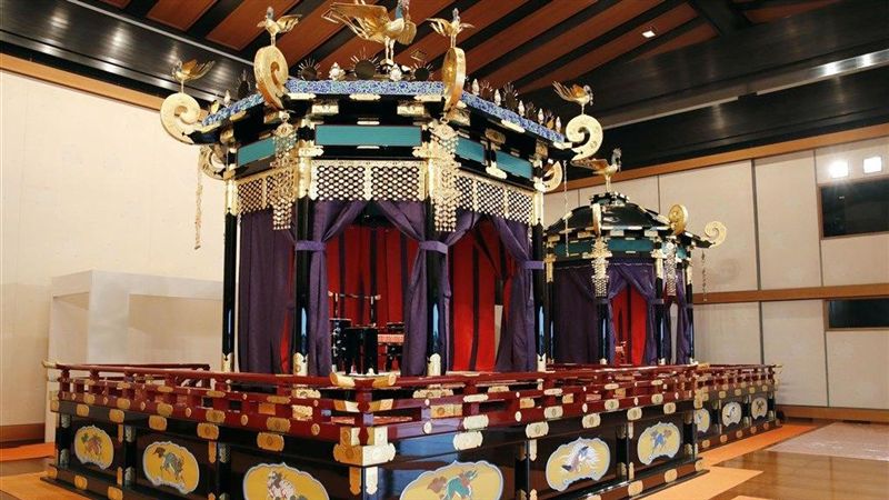 天皇即位禮高御座亮相　明日公開展示