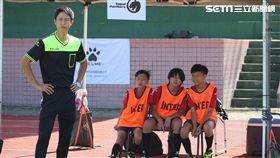 邱昊奇在《逆轉奇蹟》擔任足球教練。（圖／幸星娛樂提供）