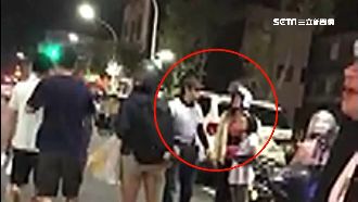 險被撞嗆闖什麼紅燈　男還拔走她鑰匙