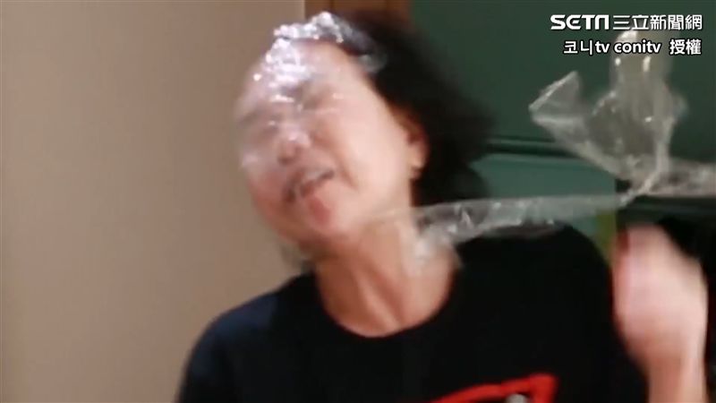 兒做隱形牆惡整　老母氣炸爆打笑翻網