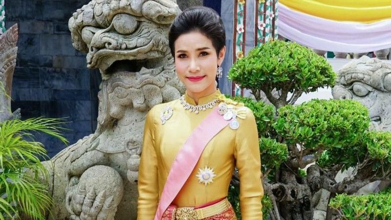泰版宮廷劇真實上演！泰王撤寵妃頭銜