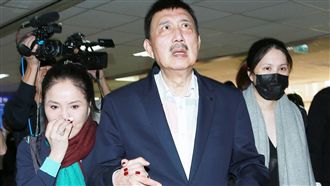 陪余苑綺抗癌！李亞萍狂哭：相信奇蹟