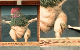 彩繪師遇奧客狂殺價！怒畫「一根毛鐵公雞」…瀟灑走人（圖／翻攝自爆怨公社）