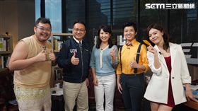 左起：PTT網路紅人四叉貓、立委候選人阮昭雄及永齡基金會副執行長蔡沁瑜。
韓辦發言人何庭歡對韓國瑜請假行程一問三不知引起媒體圍剿。
立委參選人阮昭雄、永齡基金會副執行長蔡沁瑜分享發言人經驗。