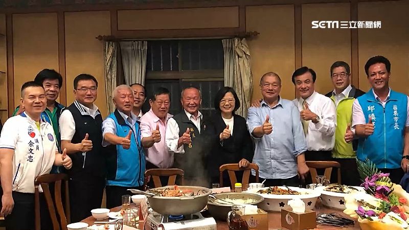 前苗縣長暗助蔡英文？餐敘照耐人尋味