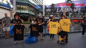 NBA球季開打  場外球迷號召挺香港